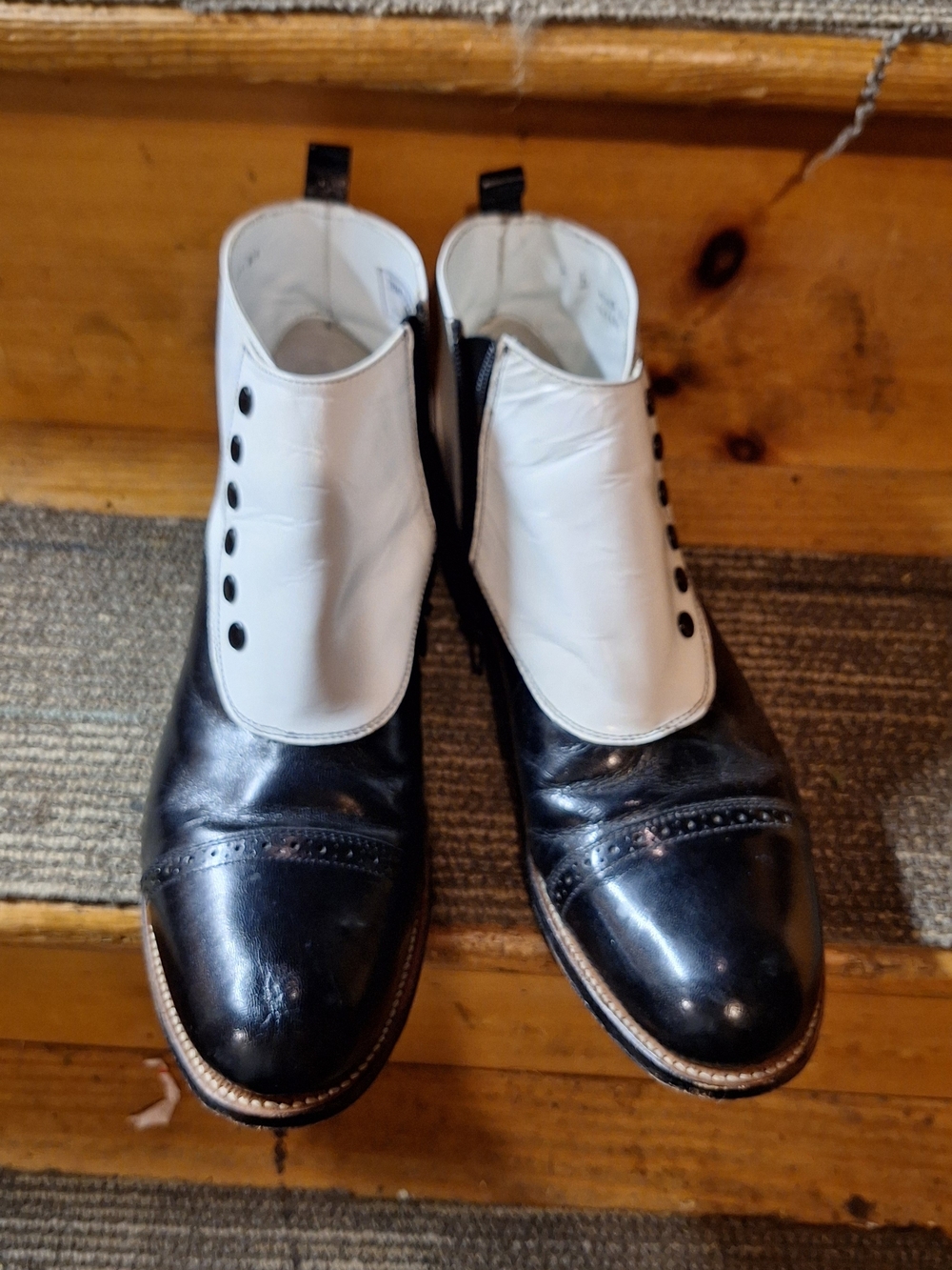Men's Stacy Adams Two-Tone Black and White Leather Dress Boots, 11D - Picture 6 of 11